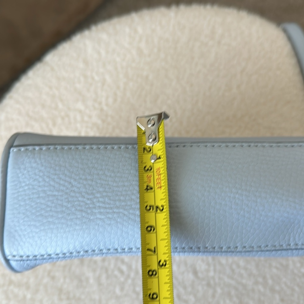 Tory Burch baby blue crossbody - Picture 9 of 12